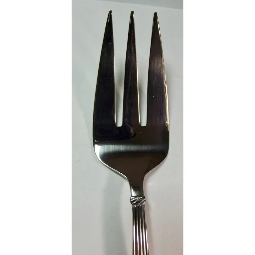 Reed & Barton Medium Solid Cold Meat Serving Fork TRINITY HALL 18/10 stainless